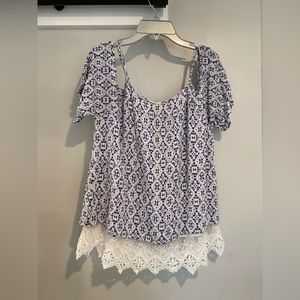 Skies are blue Women’s top